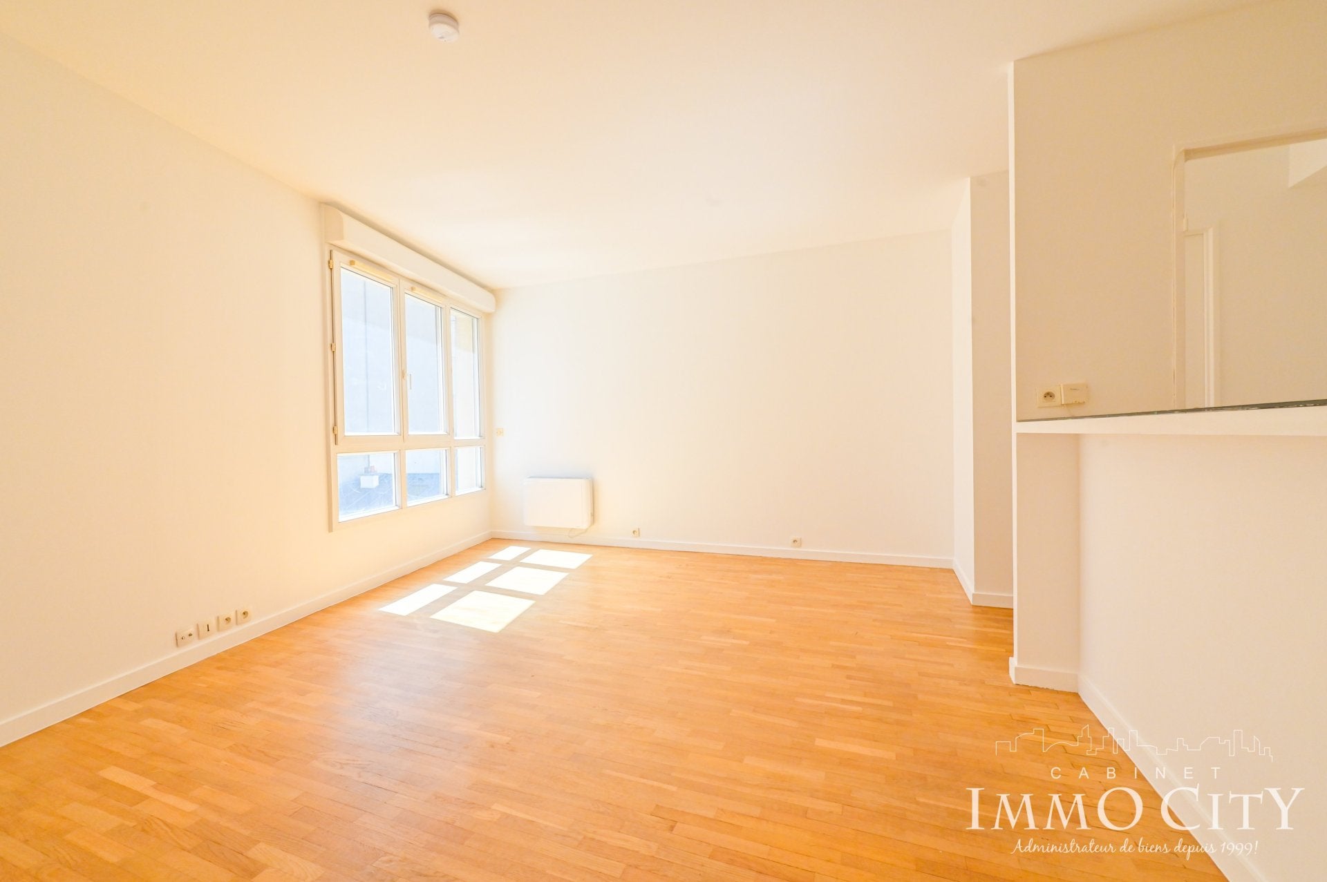 Flat Rue Poncelet in Paris
