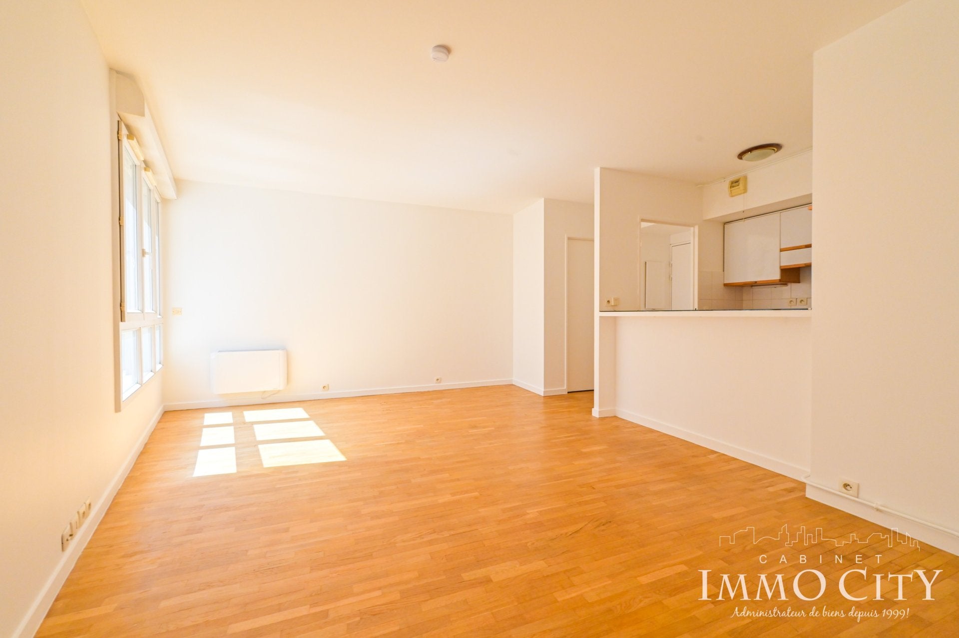 Flat Rue Poncelet in Paris