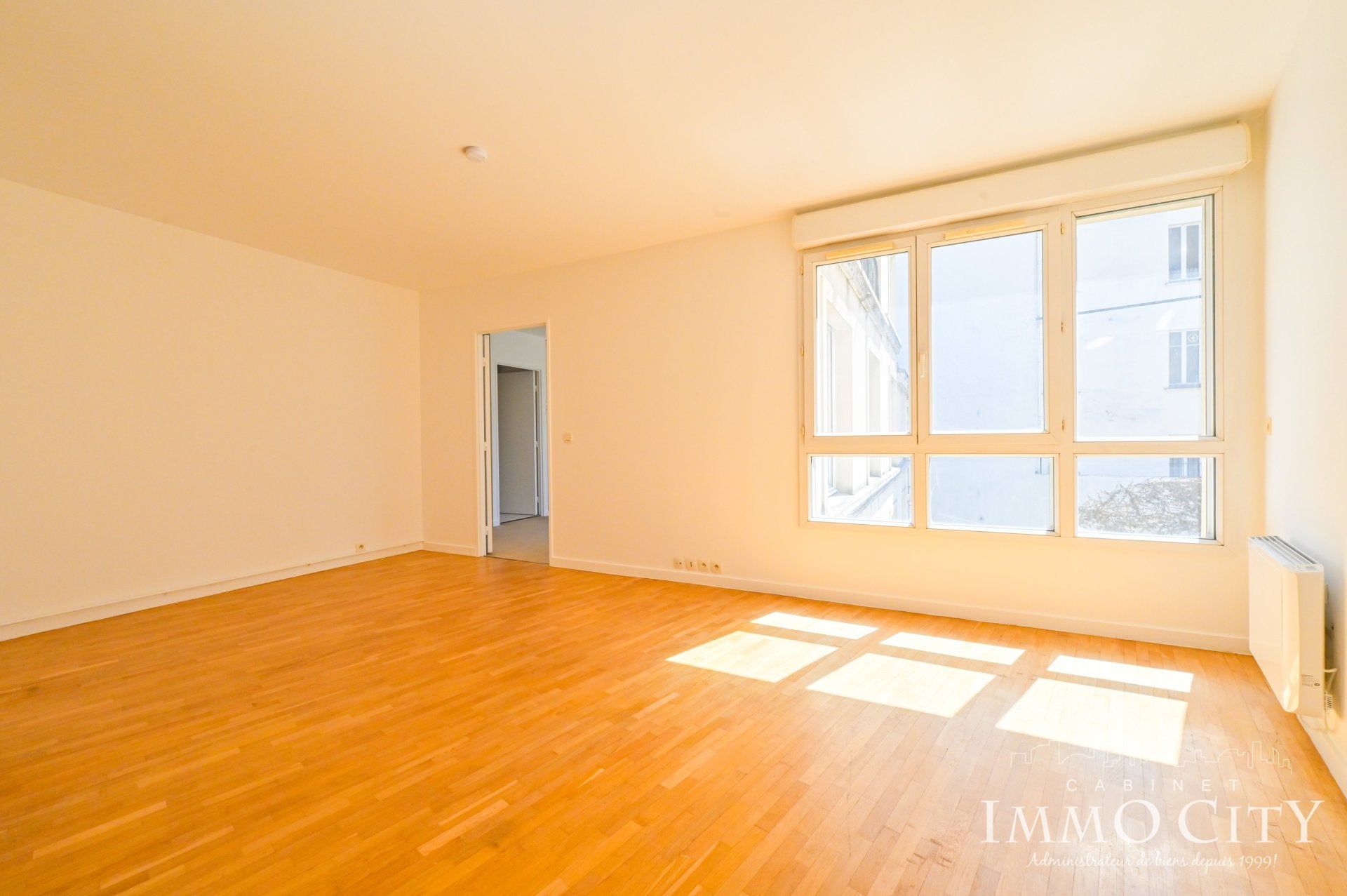 Flat Rue Poncelet in Paris
