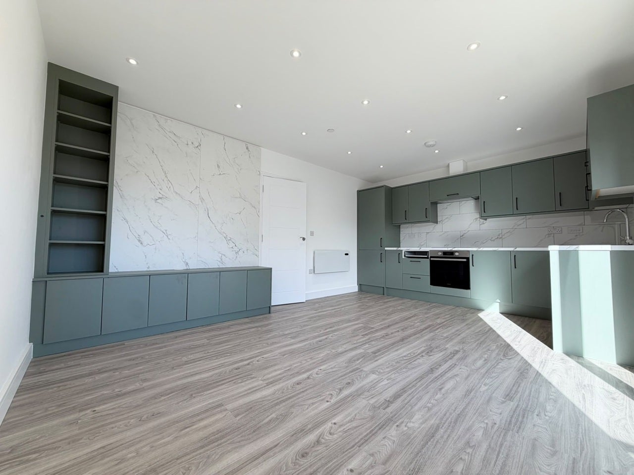 Flat Dunstable Place in Luton