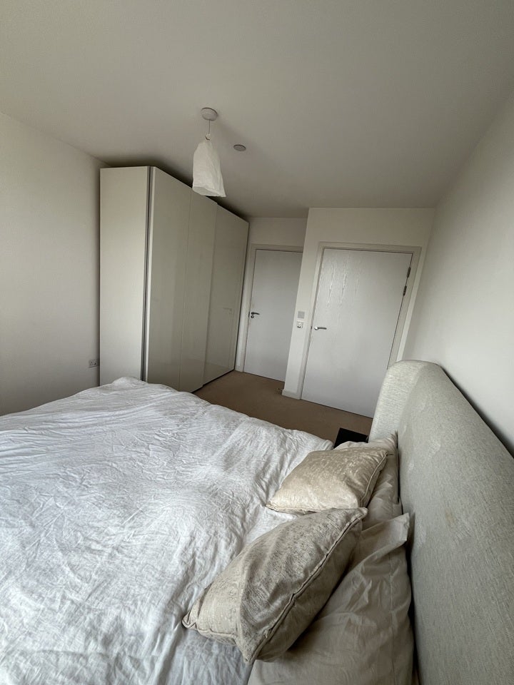 Room Bailey Street in Greater London