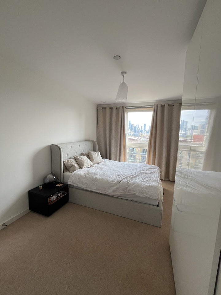 Room Bailey Street in Greater London