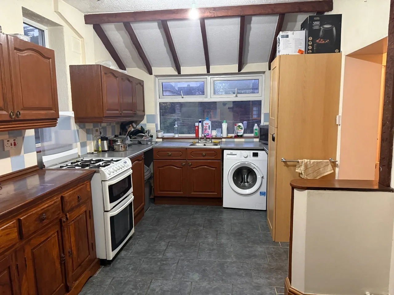Room Addiscombe Road in Weston-super-Mare