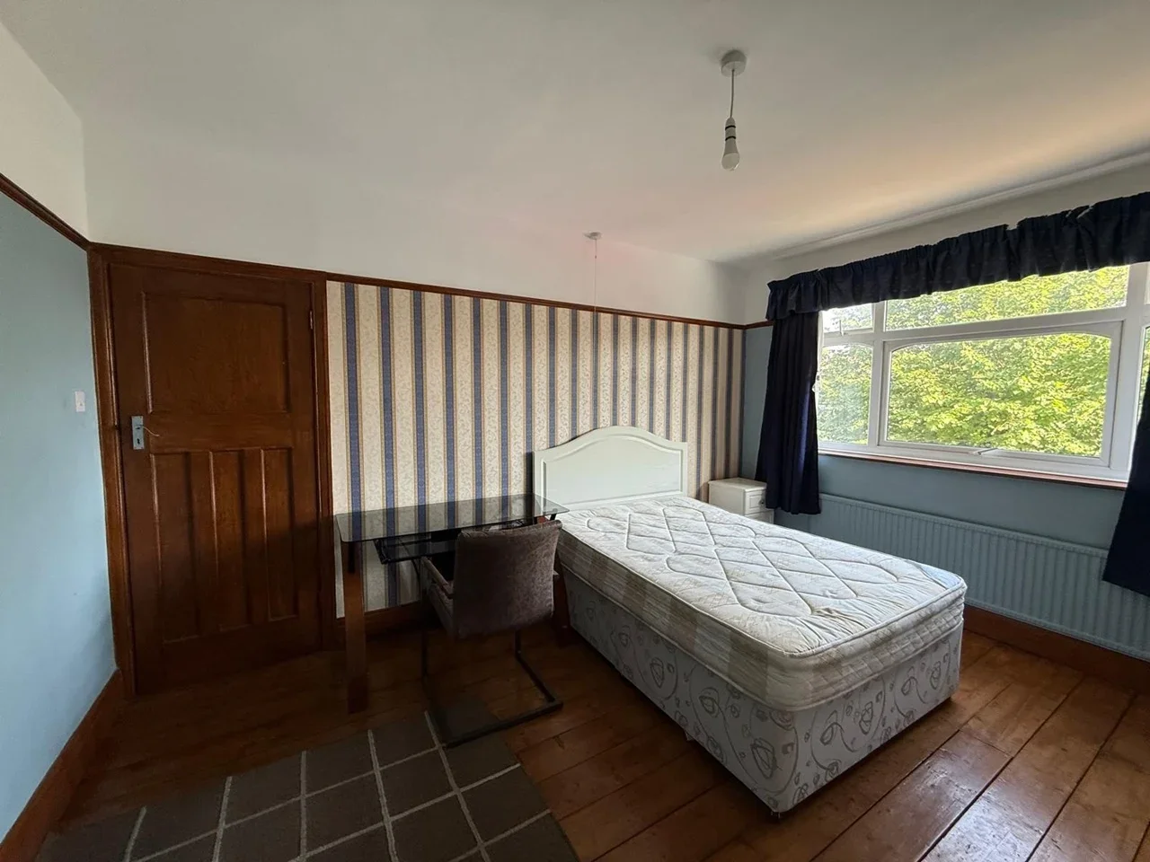 Room Addiscombe Road in Weston-super-Mare