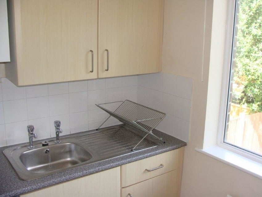 Flat Highfield Lane in Southampton