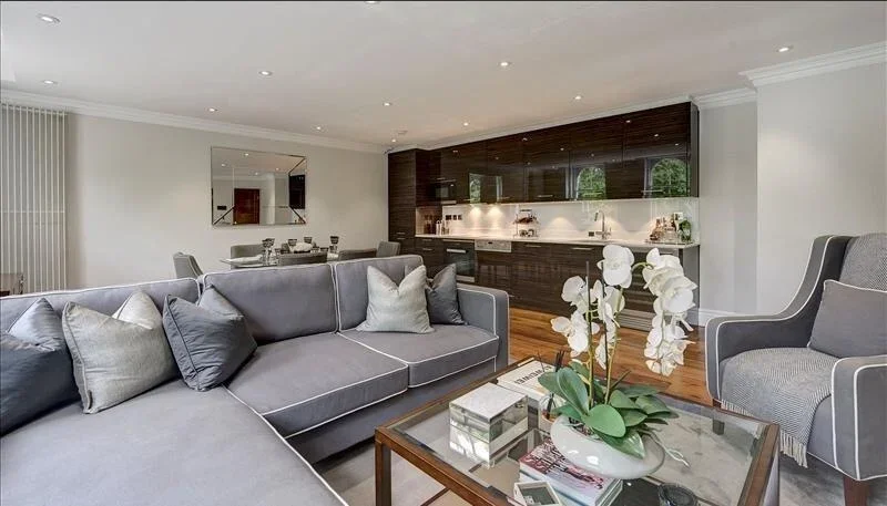 Flat Kensington Gardens Square in City of Westminster