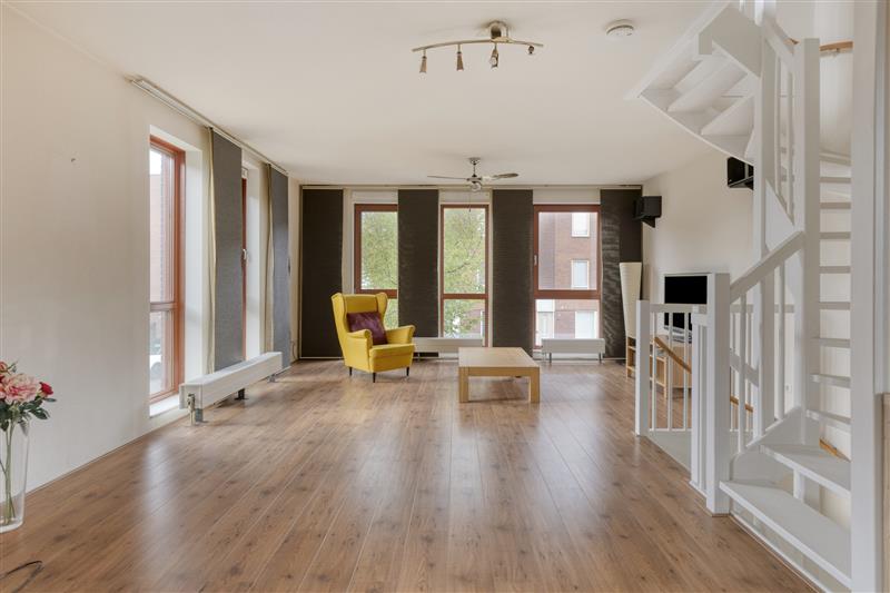 Tussenwoning te koop: Oslohaven 64, Purmerend