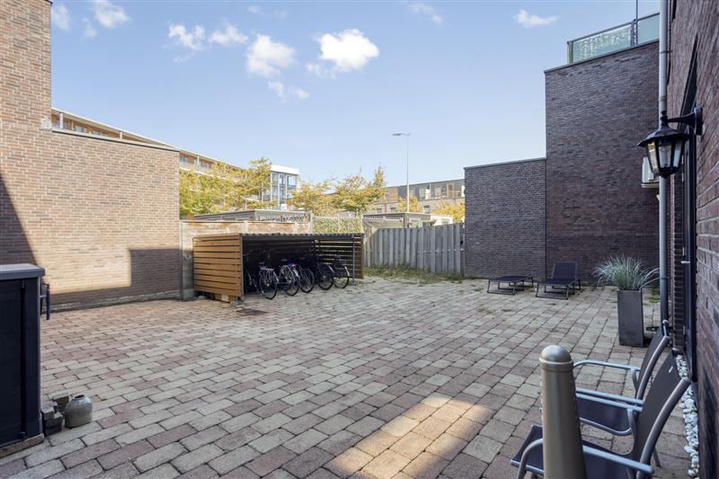 Tussenwoning te koop: Oslohaven 64, Purmerend