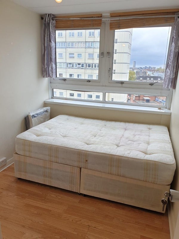 Room Newtown Street in Greater London