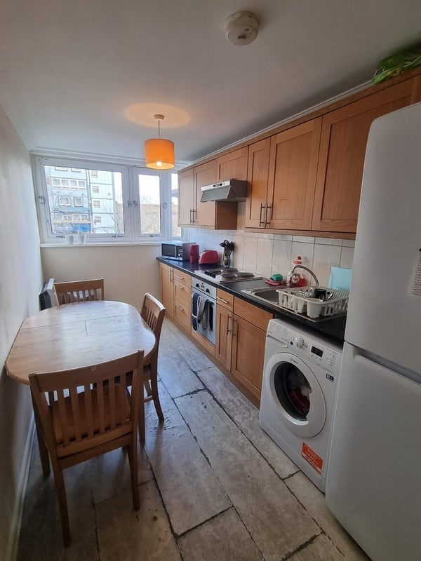 Room Newtown Street in Greater London
