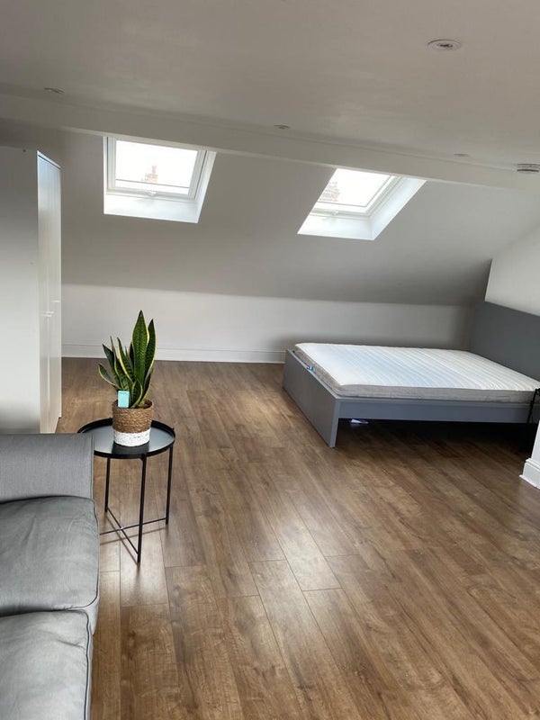 Room Balloch Road in Greater London