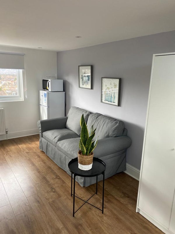 Room Balloch Road in Greater London