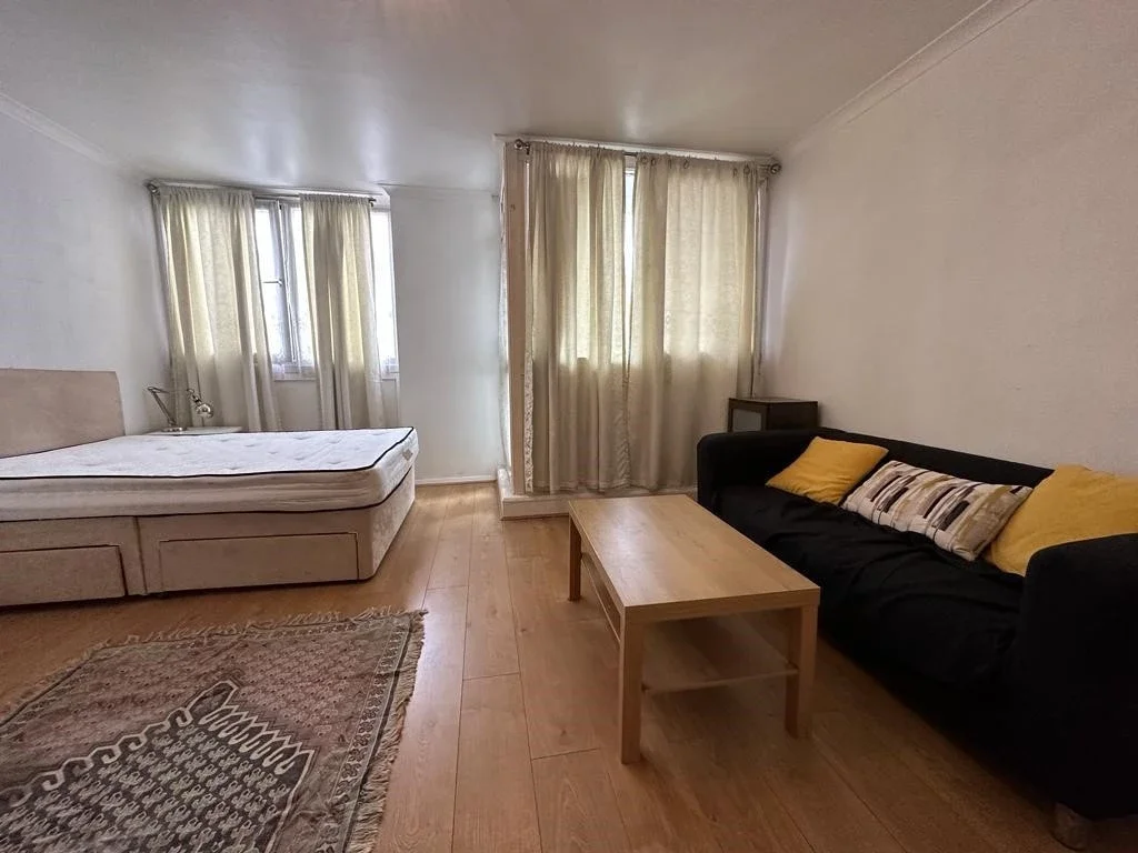 Flat Caledonian Road in Greater London