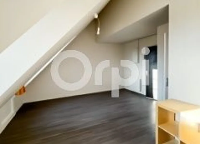 Flat Avenue Georges Clemenceau in Senlis