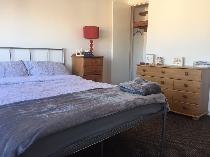 Room Stoneleigh Road in Greater London