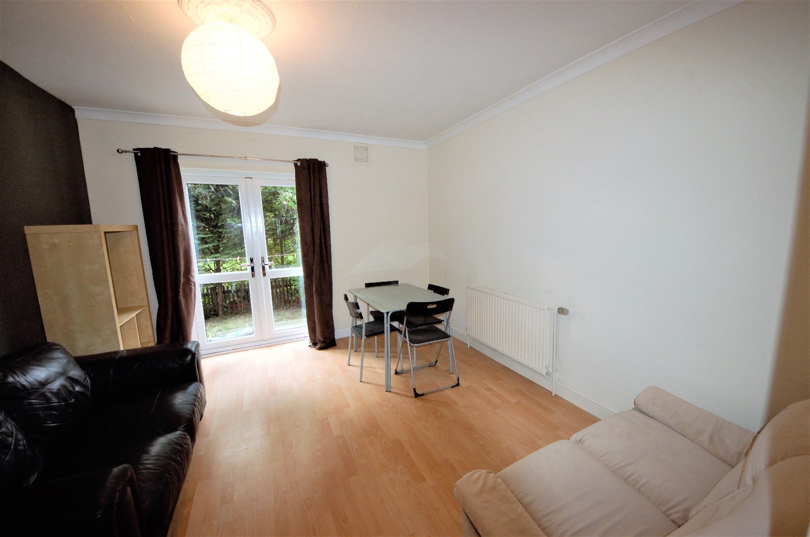 Flat Treaty Street in Greater London