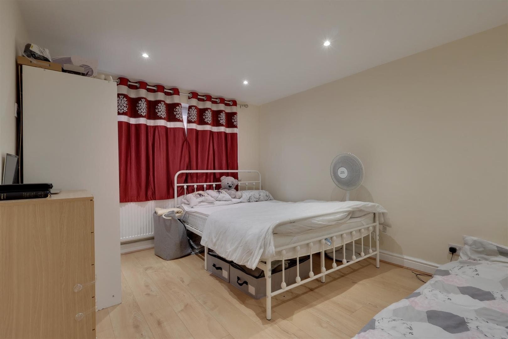 House Ramsey Close in Greater London