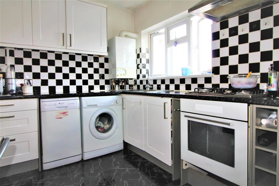 Flat London Road in Greater London