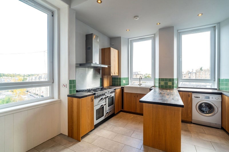 Flat Comely Bank Avenue in City of Edinburgh