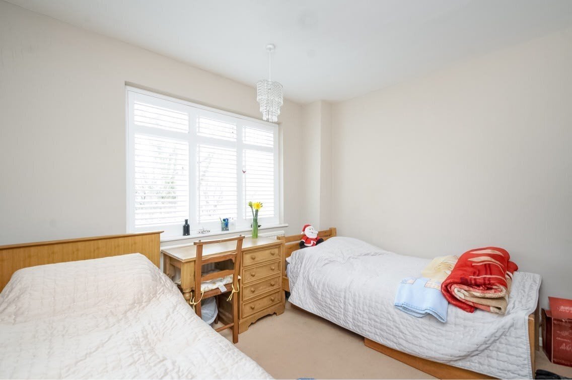 Flat Shepherds Hill in Greater London