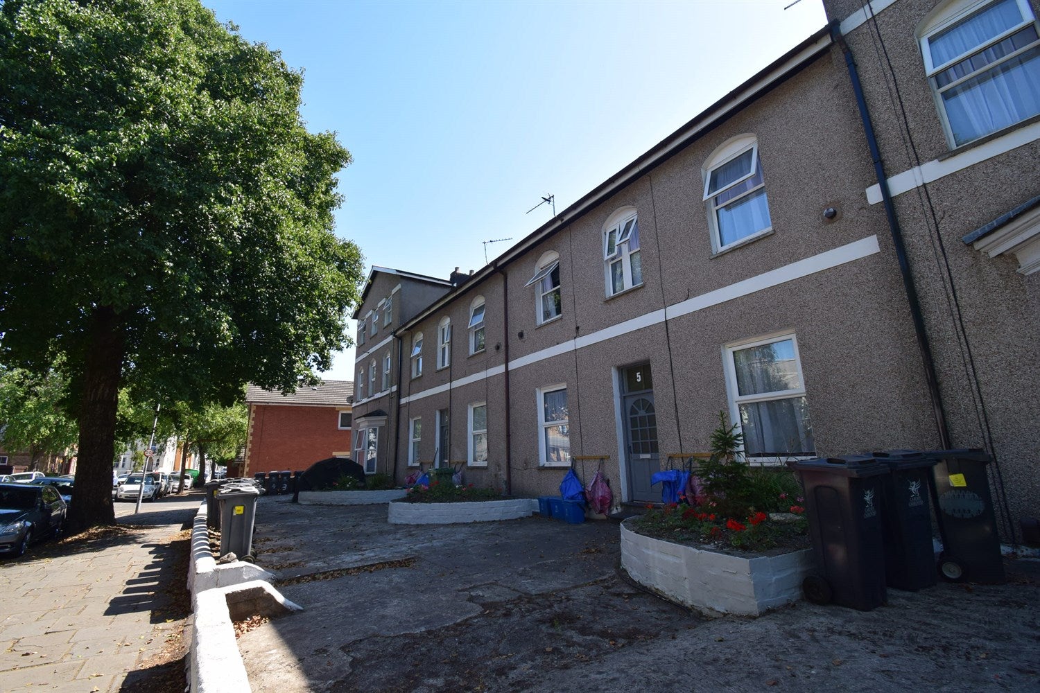 Flat Partridge Road in Cardiff County