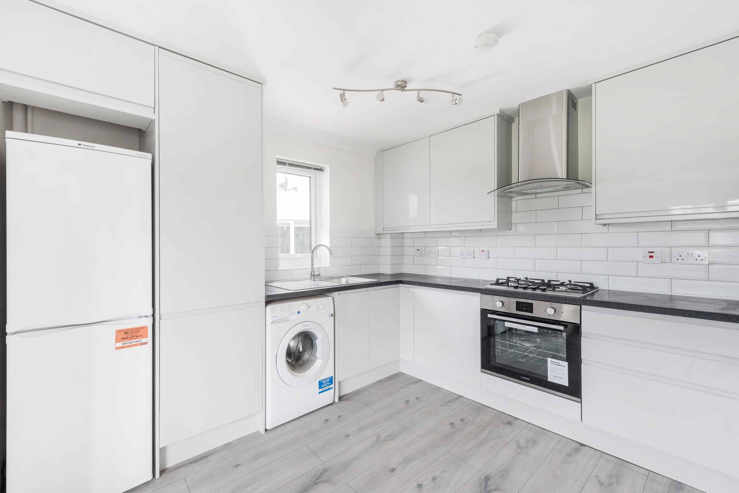 Flat Fishponds Road in Greater London