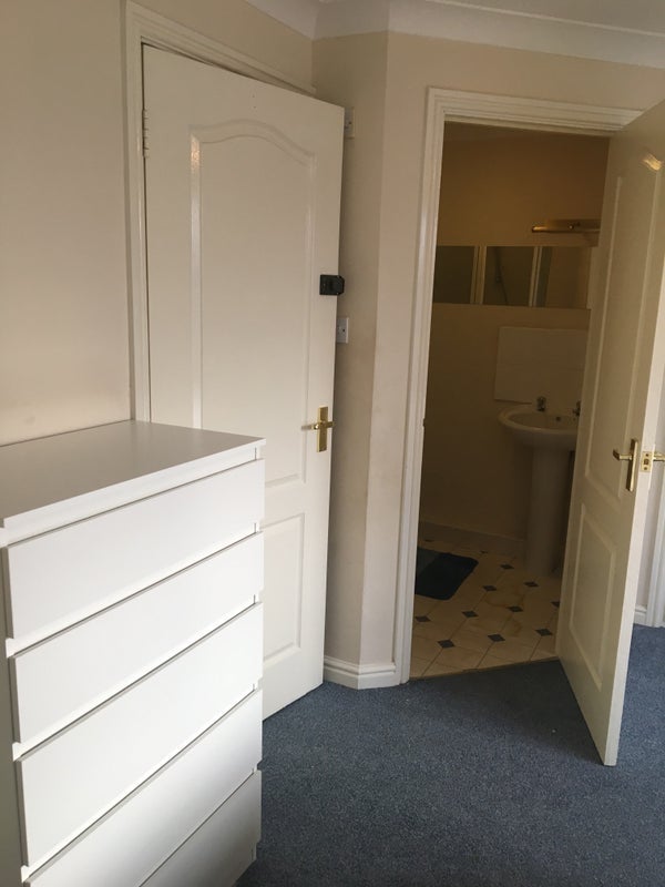 Room Summerton Way in Greater London