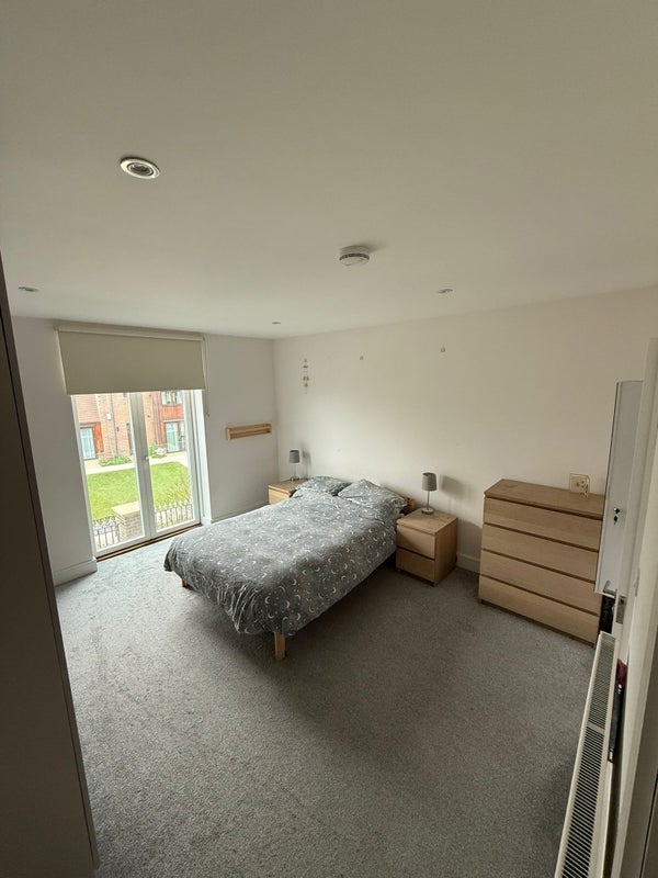 Room Downsview Road in Greater London