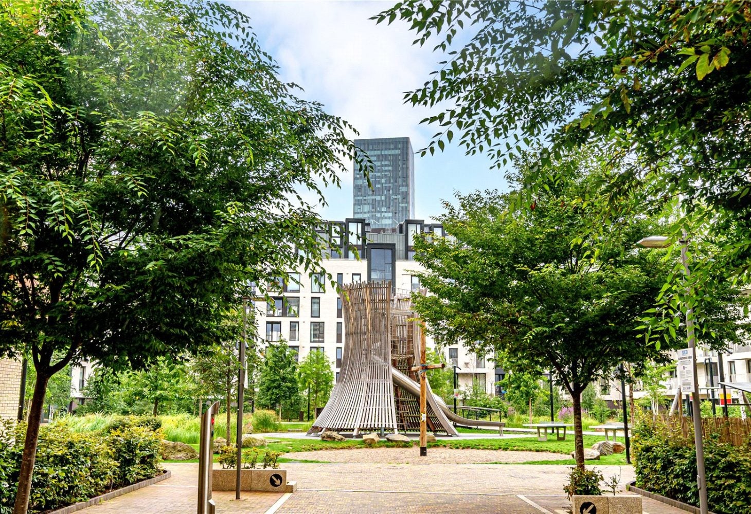 Flat Forrester Way in Greater London