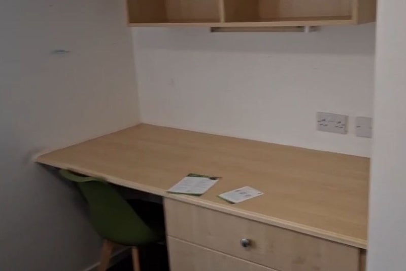 Room Buslingthorpe Lane in Leeds