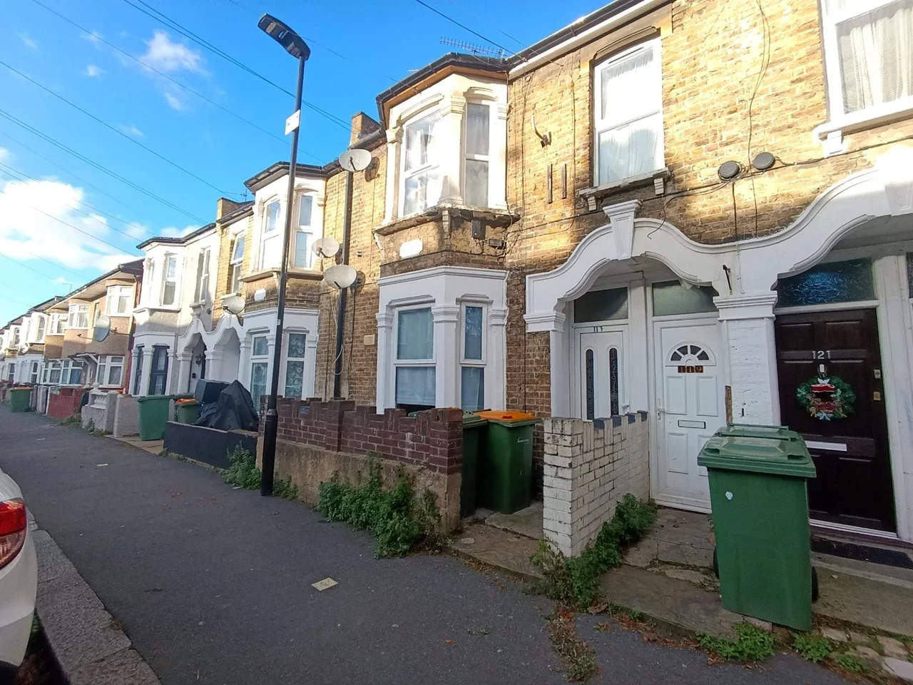 Flat Cambus Road in Greater London