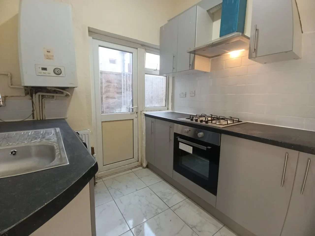 Flat Cambus Road in Greater London