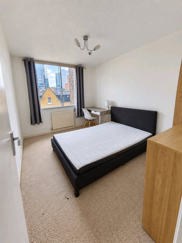 Room Lamb's Passage in Greater London
