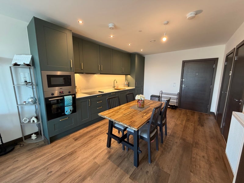 Flat Hatcham Street in Greater London