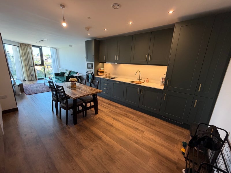 Flat Hatcham Street in Greater London