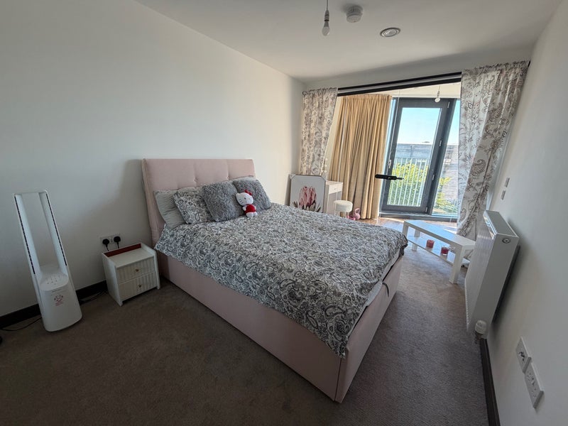 Flat Hatcham Street in Greater London