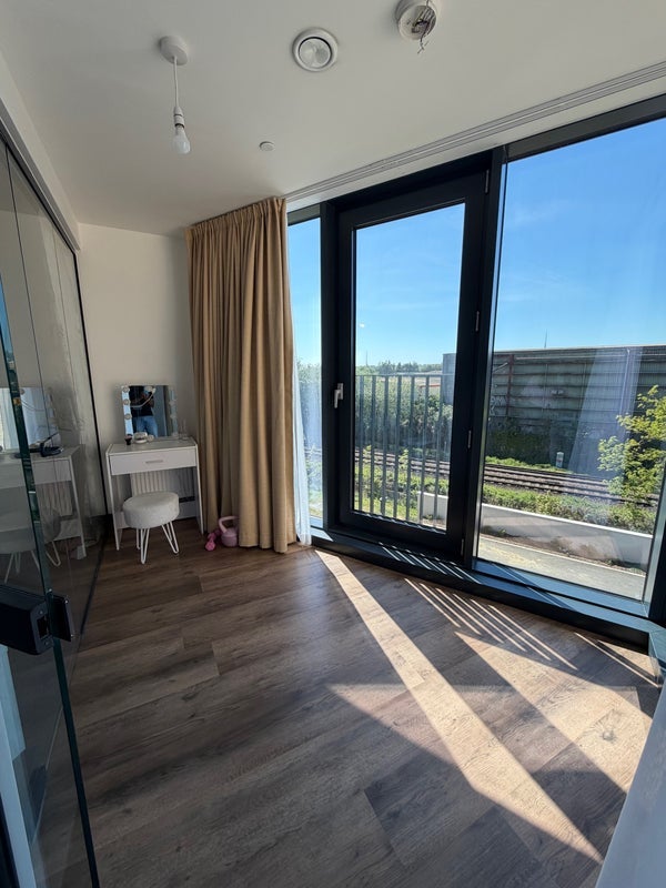 Flat Hatcham Street in Greater London