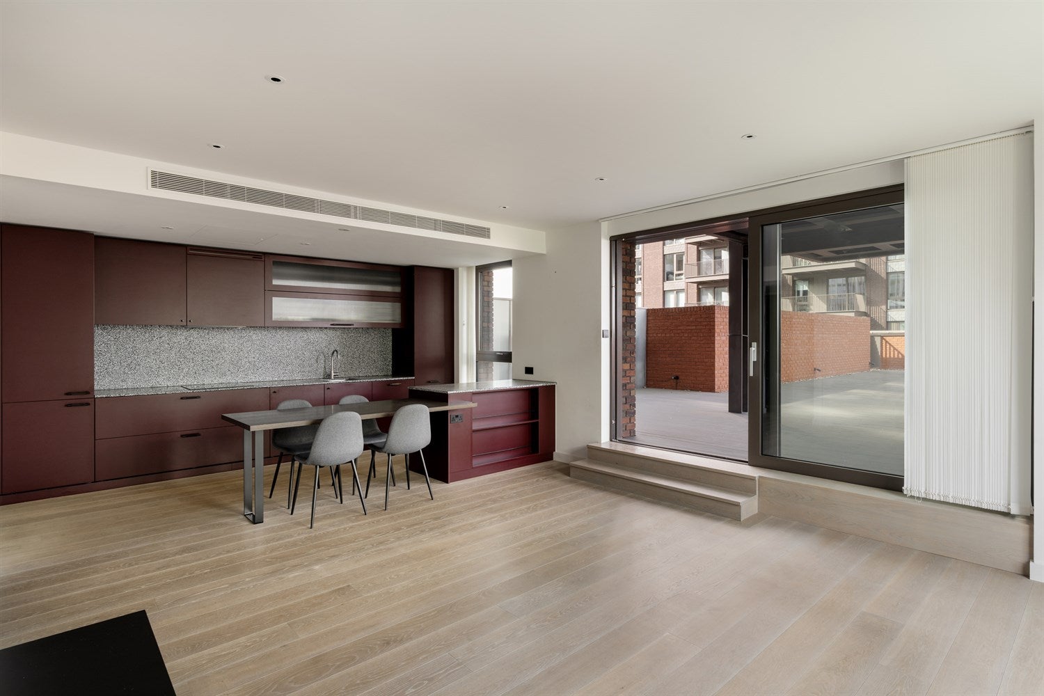 Flat Embassy Gardens in London