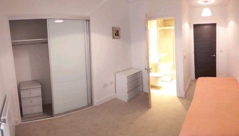 Room New Village Avenue in Greater London