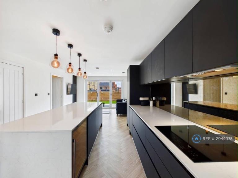 House Tulip Close in Wakefield