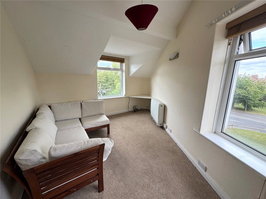 Flat Mornington Crescent in Harrogate