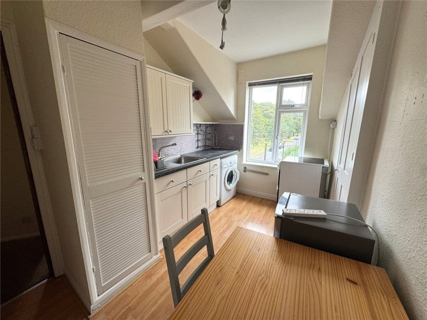 Flat Mornington Crescent in Harrogate