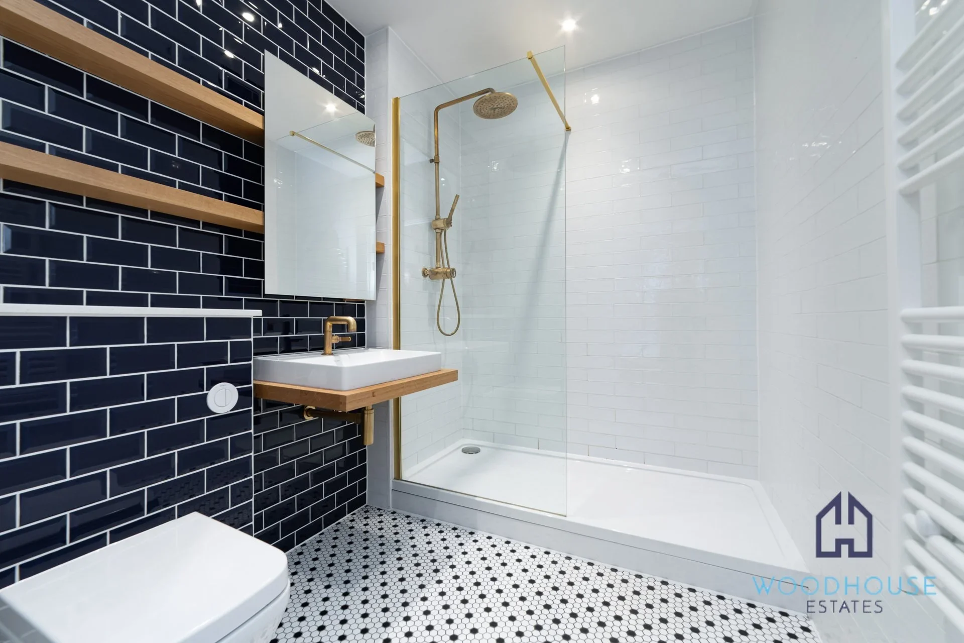 Flat Orchid Close in London