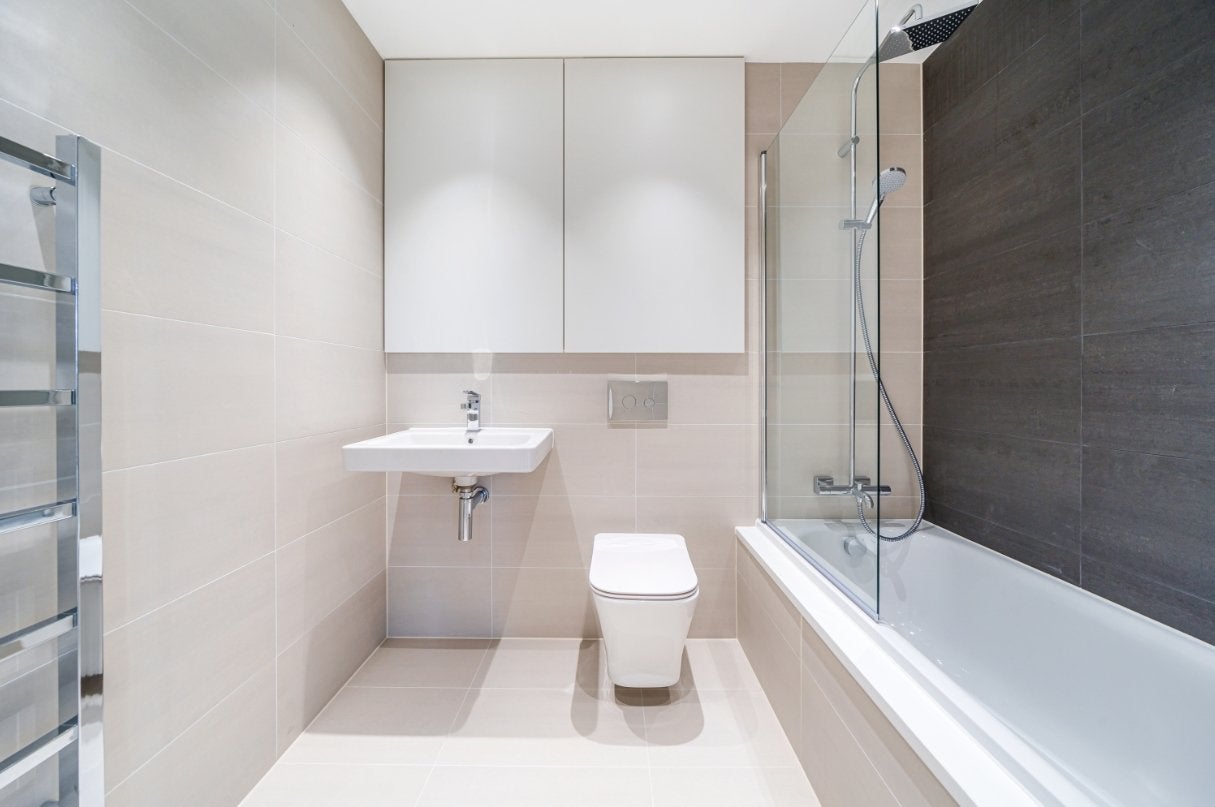 Flat Bourne Way in London