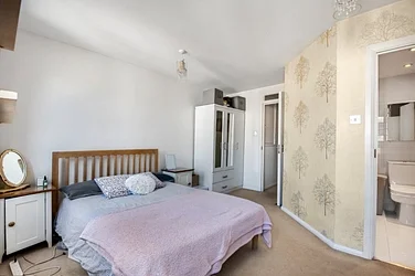 Flat Battersea Square in Greater London