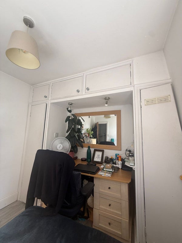Room Elizabeth Avenue in Greater London