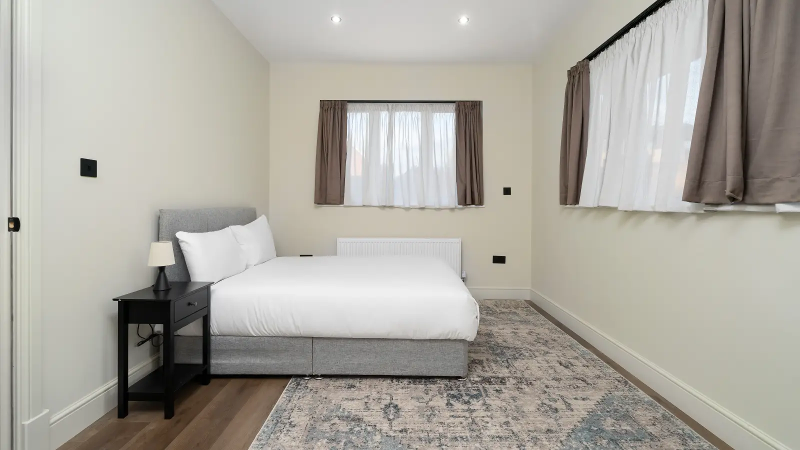 Flat Lydford Road in Greater London