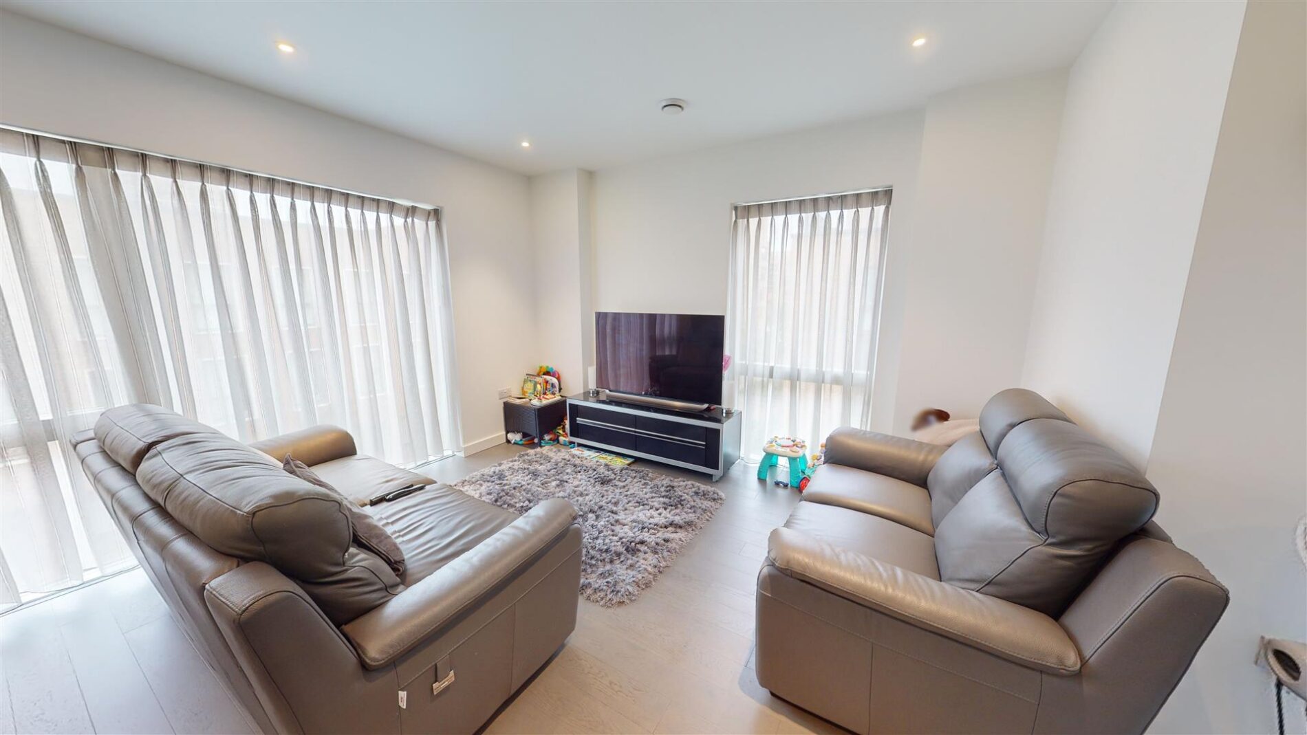 Flat Felar Walk in Greater London