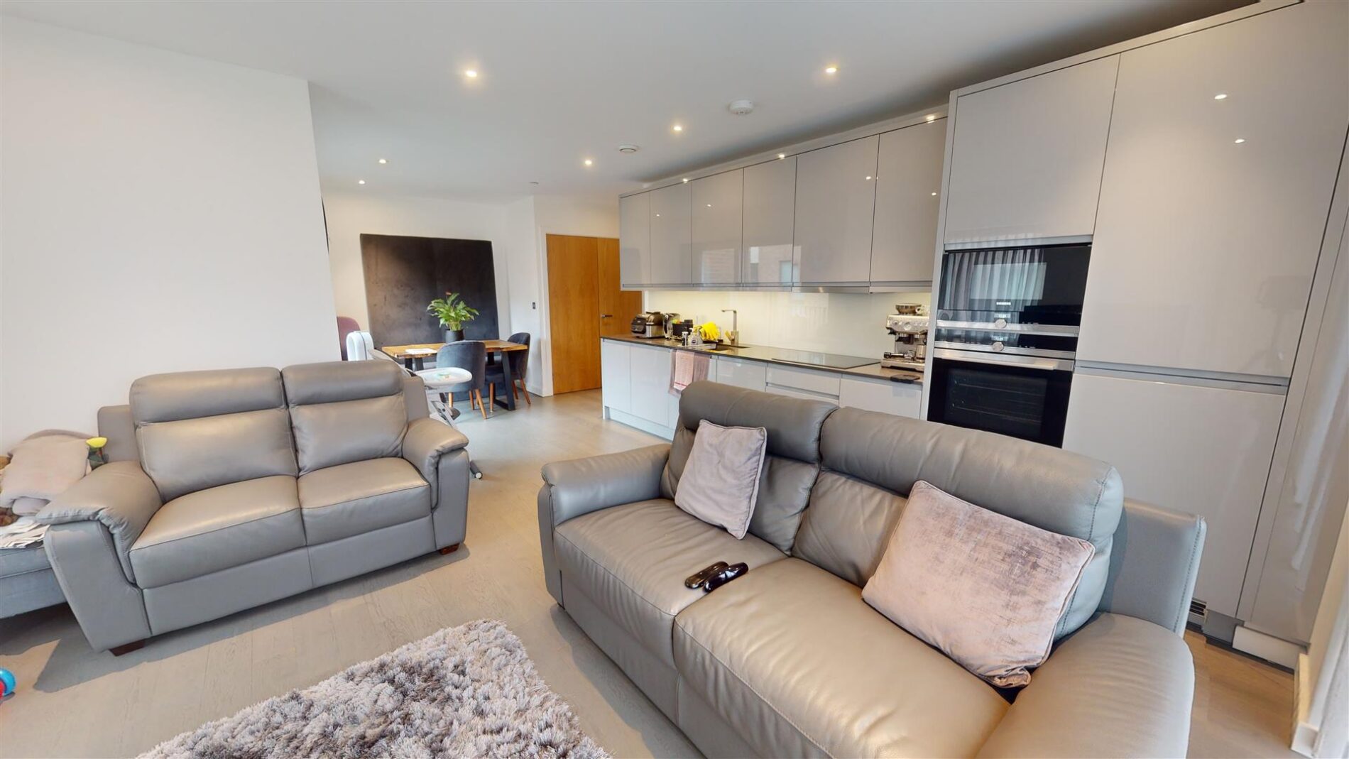 Flat Felar Walk in Greater London
