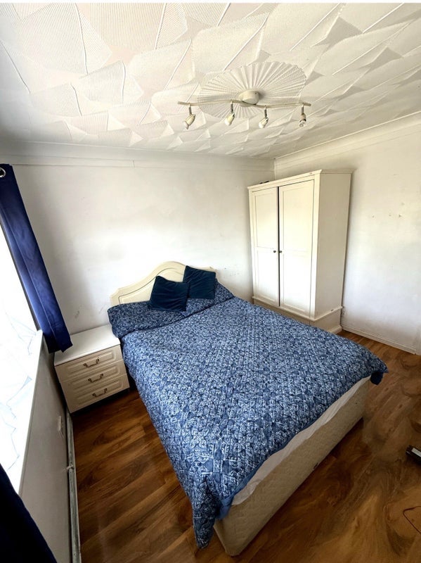 Room Little Crabtree in Crawley